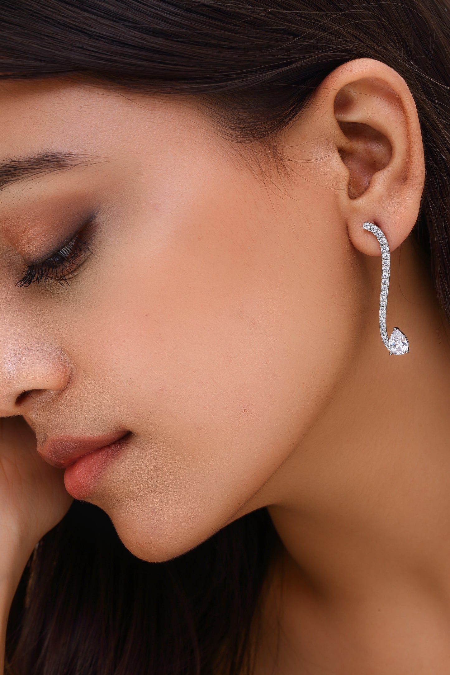 Swan Curve Teardrop Earrings