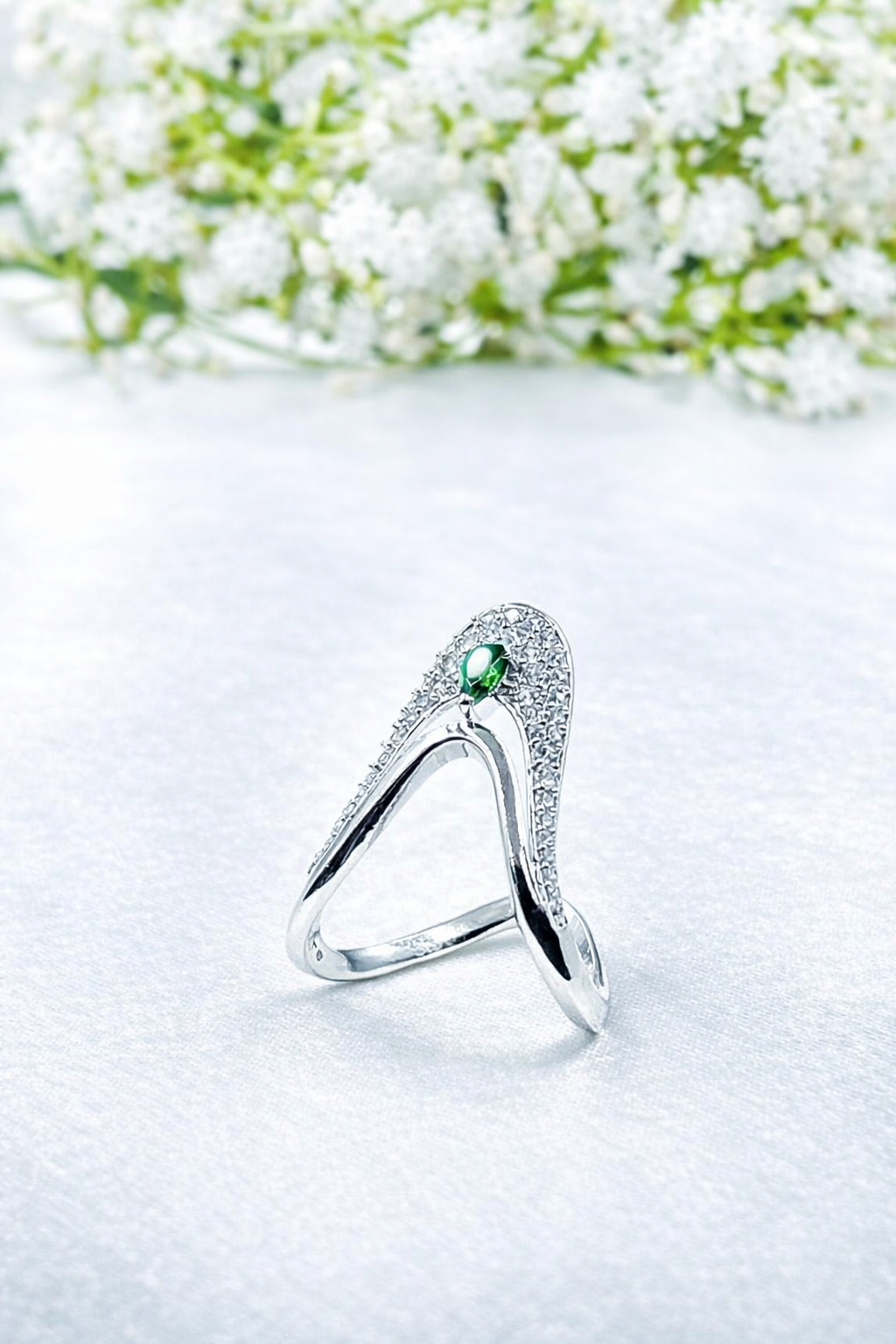 Evara Vanki Ring