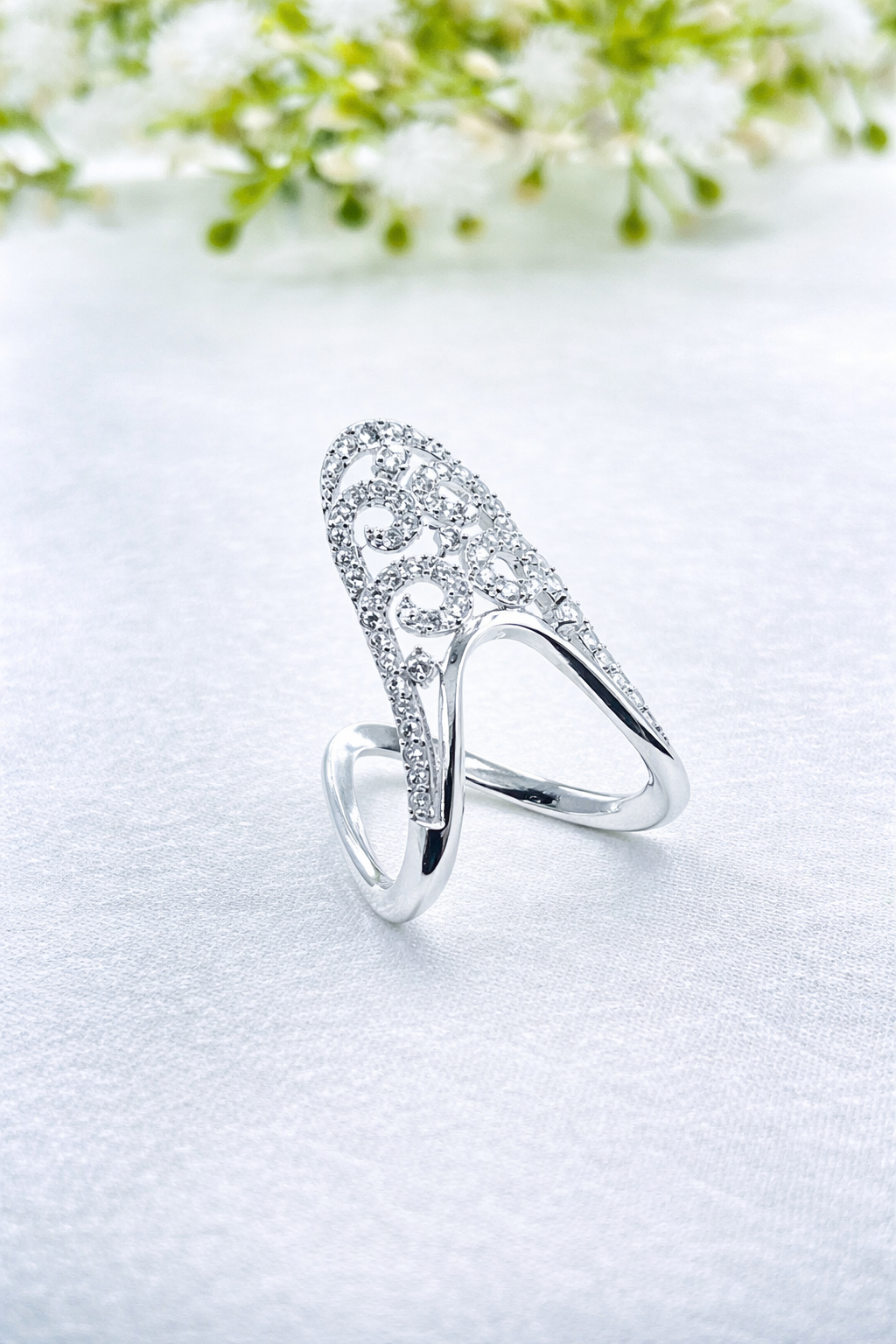 Samrajni Vanki Ring