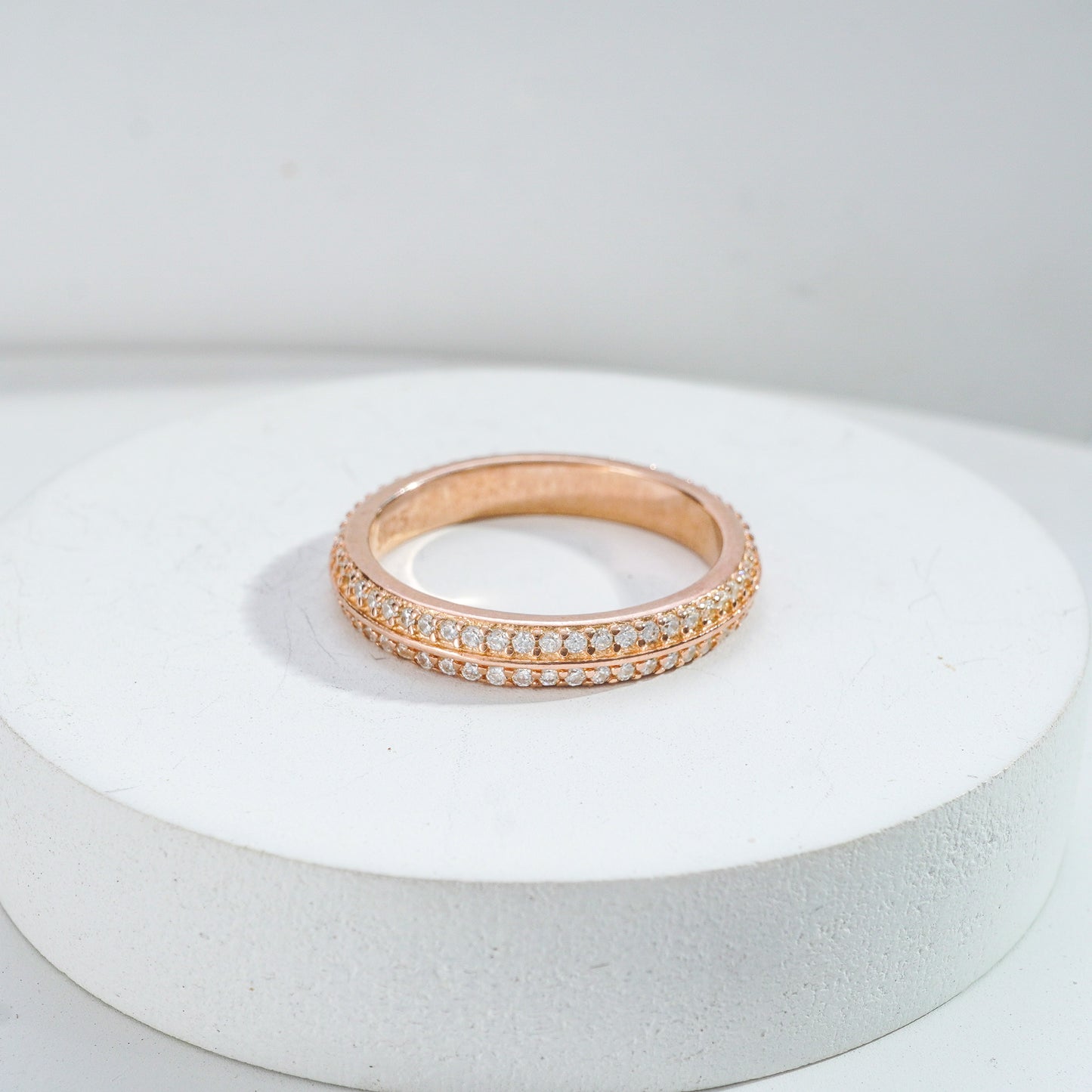 Pavé Circle Ring