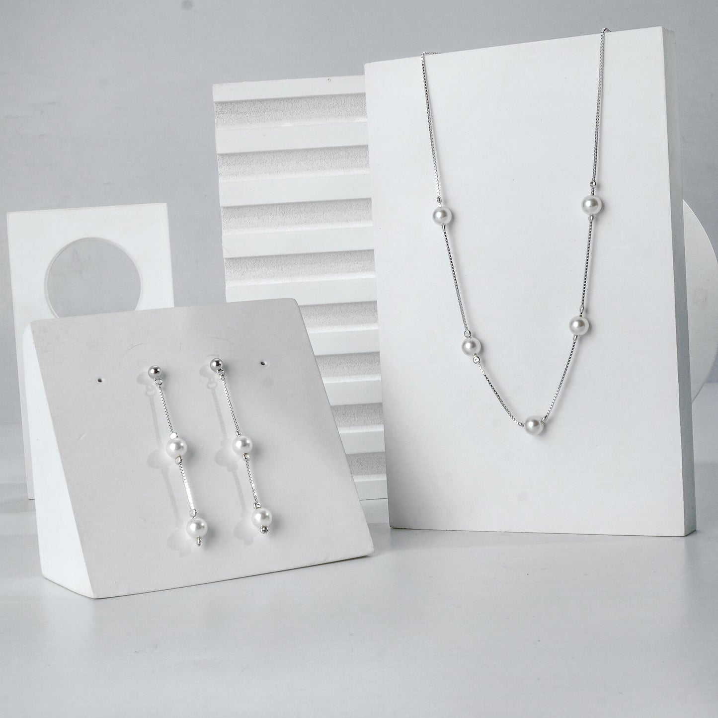 Starlit Pearls Necklace